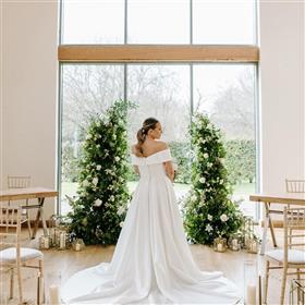 fwthumbBroken arch Milbridge Court white wedding Lilys Flowers Lightwater.jpg